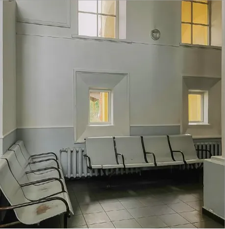 Enceintes murales dans le hall d'entrée