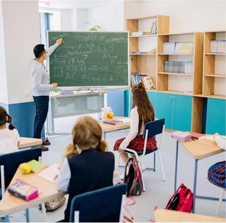 Altavoz IP y botón de llamada para el aula