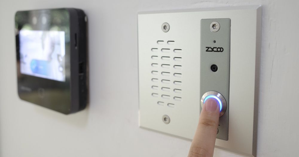 ZYCOO VI-V05 video intercom enabling two-way talkback between classroom and front office during school emergency response