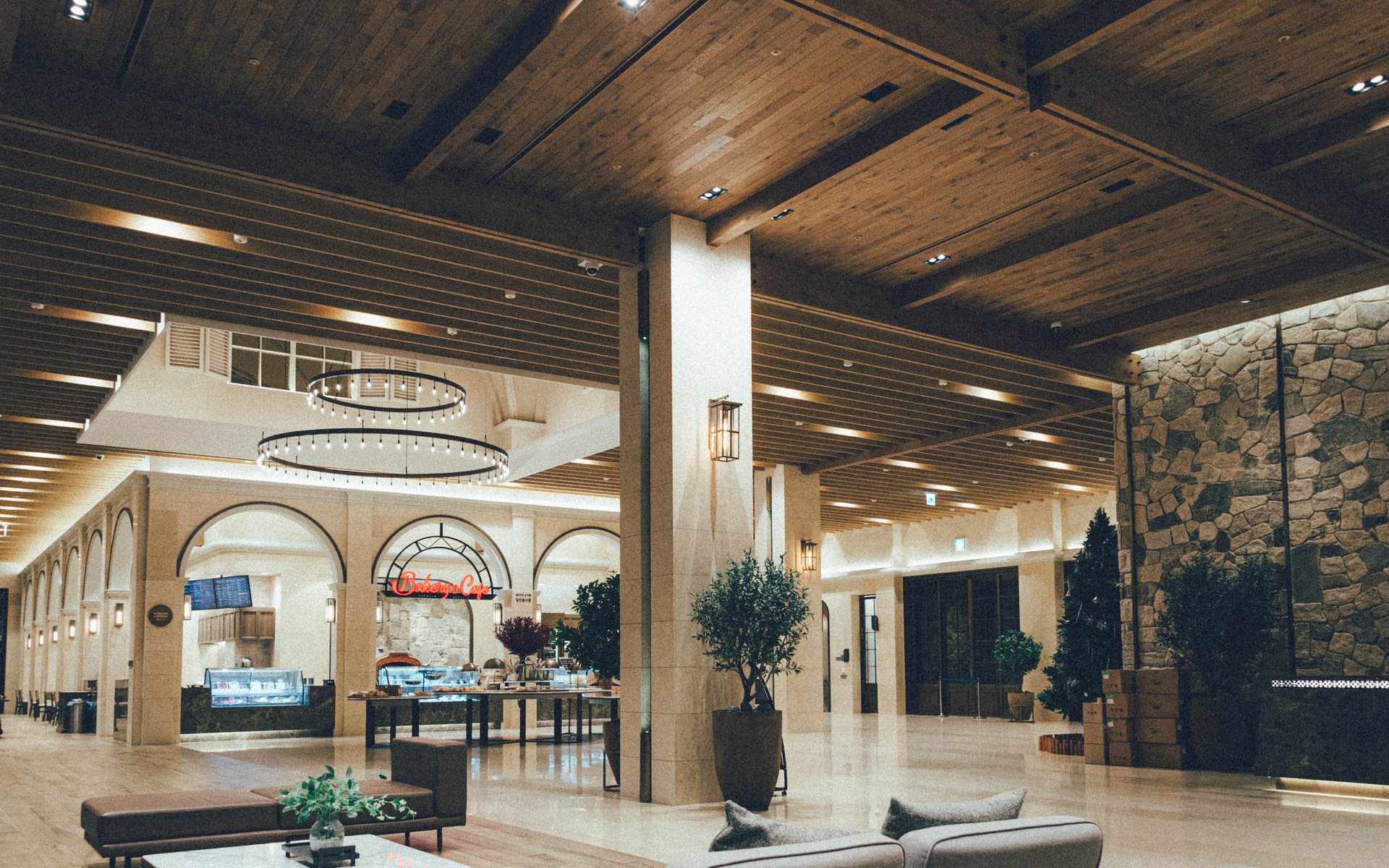 ZYCOO Hotel Communication Solutions | IP-PBX & PA System